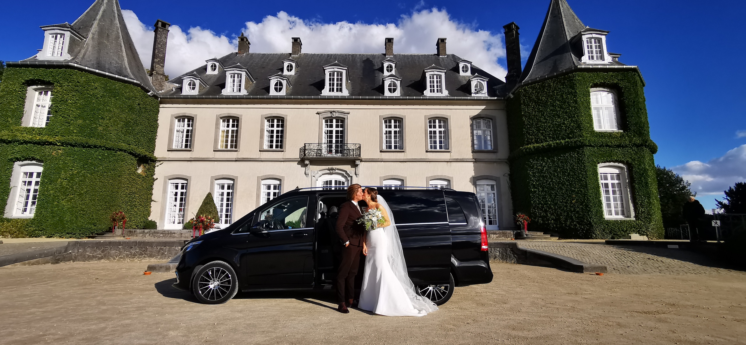 Wedding chauffeur service Belgium — CEVAL Mercedes V-Class