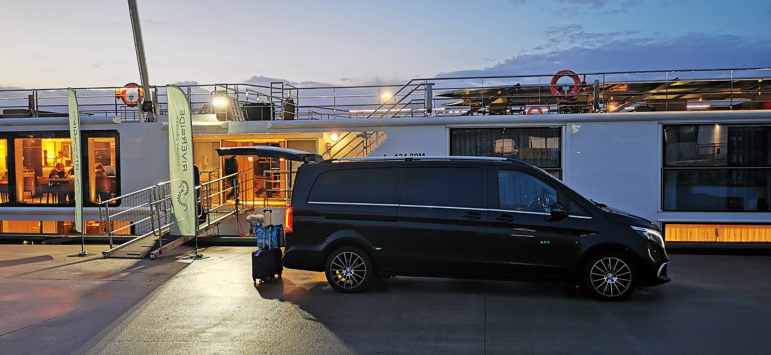 Cruise shuttle service Belgium — CEVAL